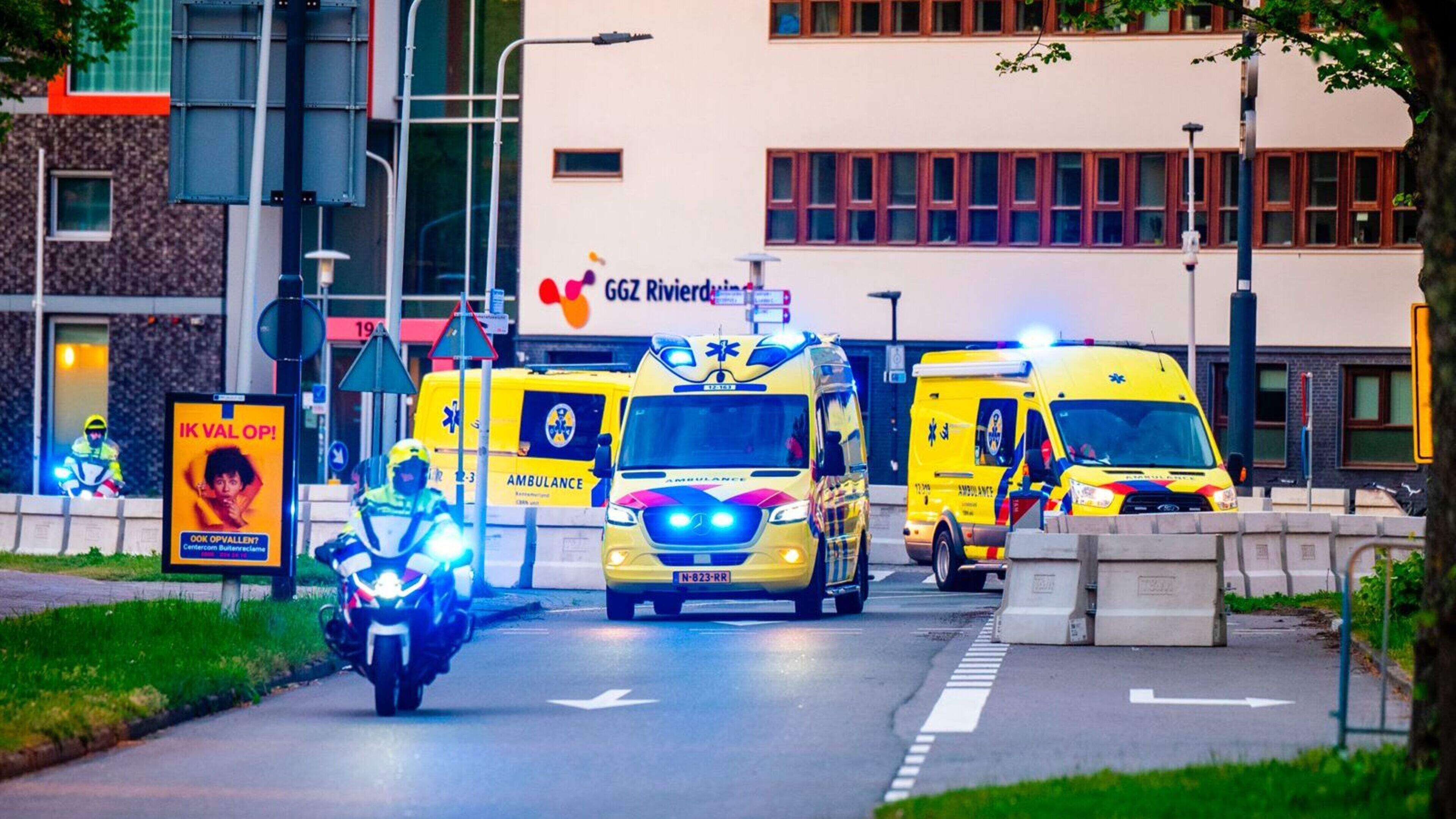 LIVE | Hulpdiensten na evacuatievlucht cruiseschip aangekomen bij LUMC